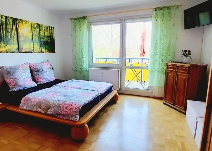 Lägenhet Helles Mit Balkon Am Grossen Garten Nahe Stadtzentrum