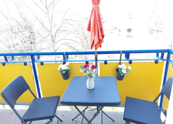 Helles Mit Balkon Am Grossen Garten Nahe Stadtzentrum Lägenhet *