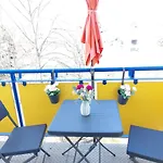 Helles Mit Balkon Am Grossen Garten Nahe Stadtzentrum Apartment *