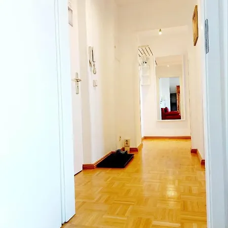 Helles Mit Balkon Am Grossen Garten Nahe Stadtzentrum Apartament