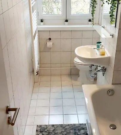 Helles Mit Balkon Am Grossen Garten Nahe Stadtzentrum Appartamento Dresda