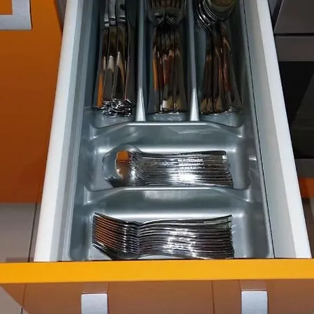 Helles Mit Balkon Am Grossen Garten Nahe Stadtzentrum *