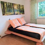 Helles Mit Balkon Am Grossen Garten Nahe Stadtzentrum * 德累斯顿