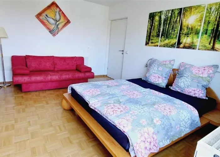 Helles Mit Balkon Am Grossen Garten Nahe Stadtzentrum شقة